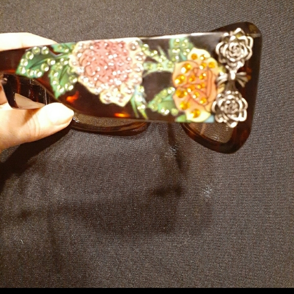 Ed Hardy Vintage RARE Pristine Condition Statement Sunglasses - Picture 2 of 7